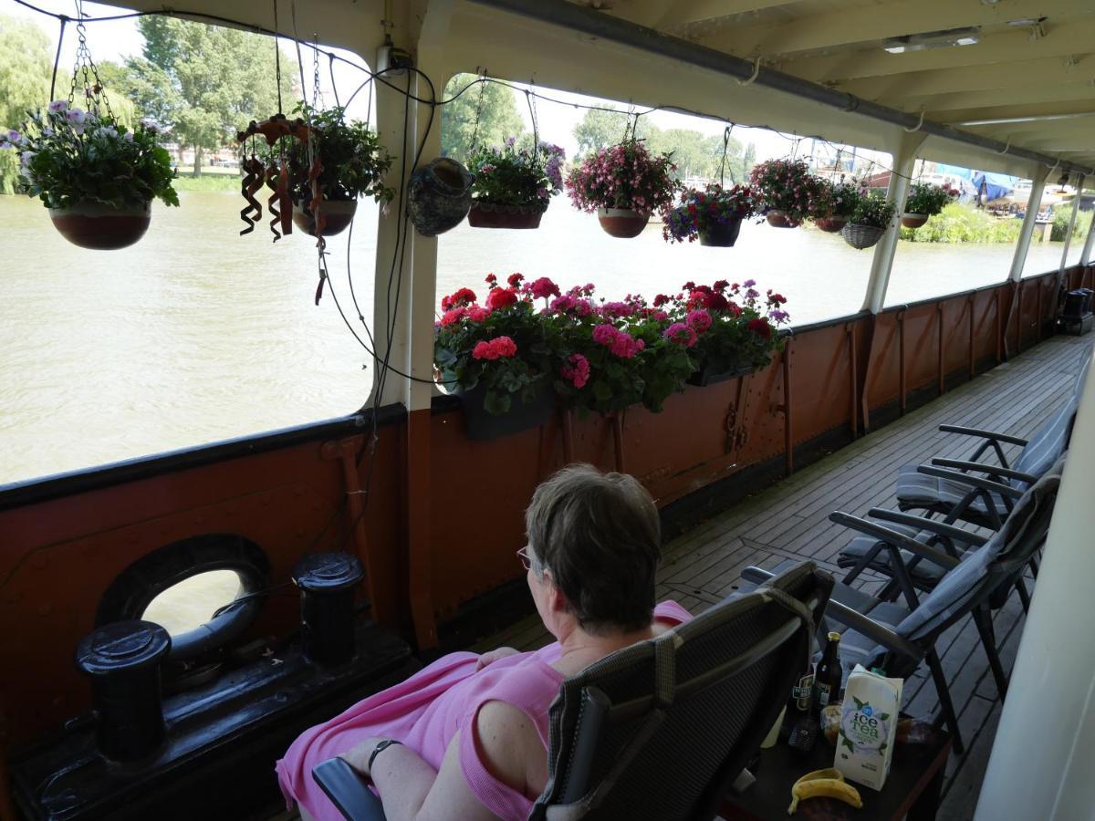 De Logeerboot Dordrecht Bed & Breakfast Exterior photo