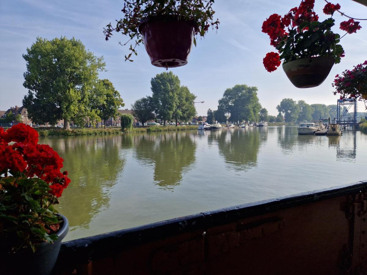 De Logeerboot Dordrecht Bed & Breakfast Exterior photo